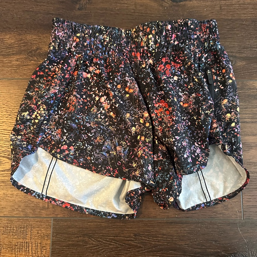 Lululemon tracker shorts size 4